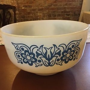 Vintage Federal Glass Co Milk Glass White Mixing Bowl Blue Tulip Pattern 2 1/2qt